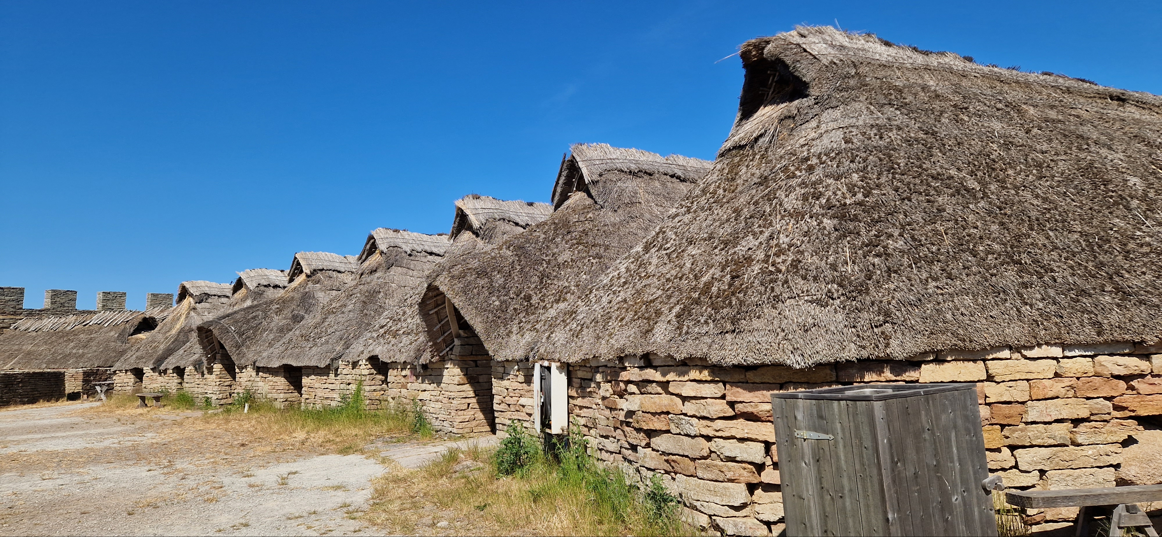 Eketorps fornborg på Öland, rekonstruerade hus.